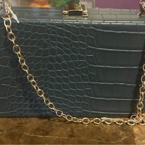 Women cross body purse.